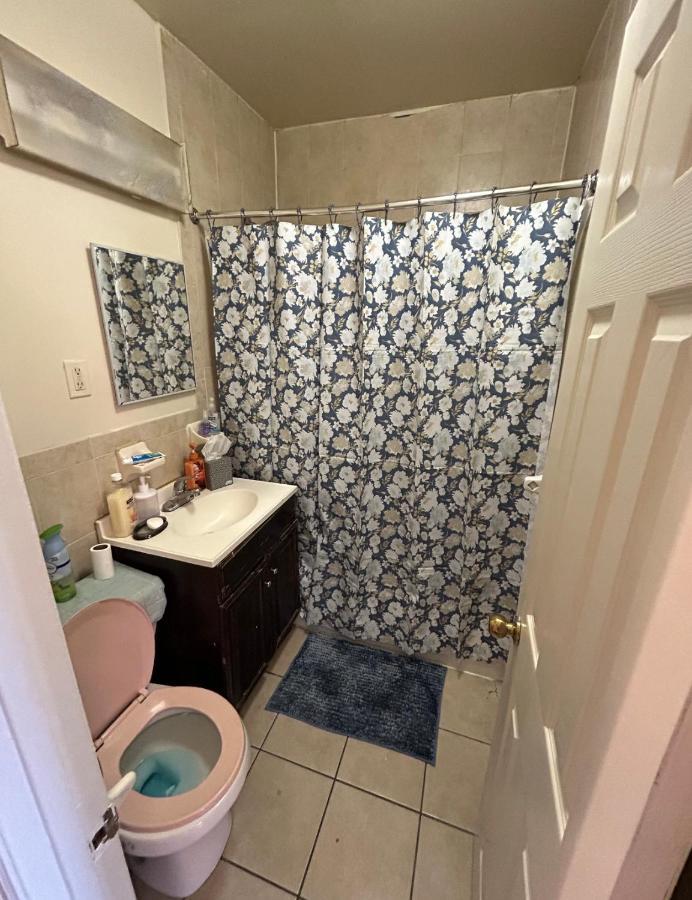 Lovely 2Bd 1Br Apt Ню Йорк Екстериор снимка